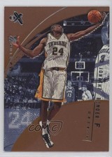 2001-02 EX Jonathan Bender #75 0q3