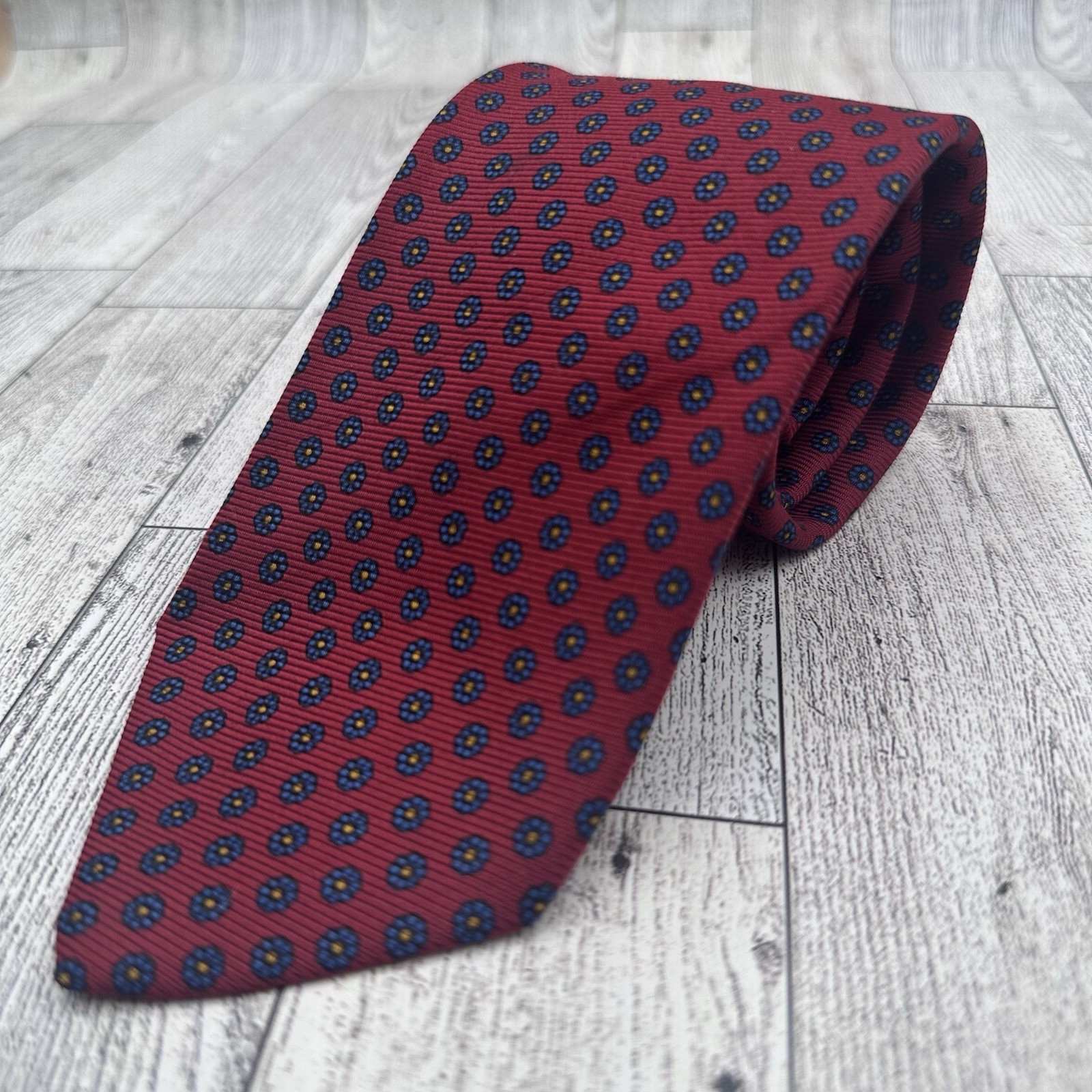Brooks Brothers Makers 100% Silk Tie Red w/ Flowers Design - Made in USA 56”L