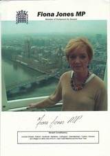 POLITICS  Fiona Jones Former Labour M.P. for Newark Signed Photograph
