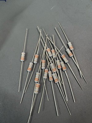 200x 3.3 Ohm Resistors 1W Axial Lead 5% Through Hole 3R3 Lot