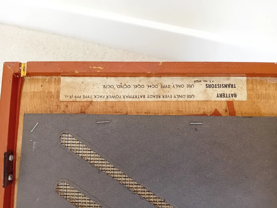 Ever Ready Sky Leader Transistor Radio 1958 with strap & new battery. Working - Image 4 of 4