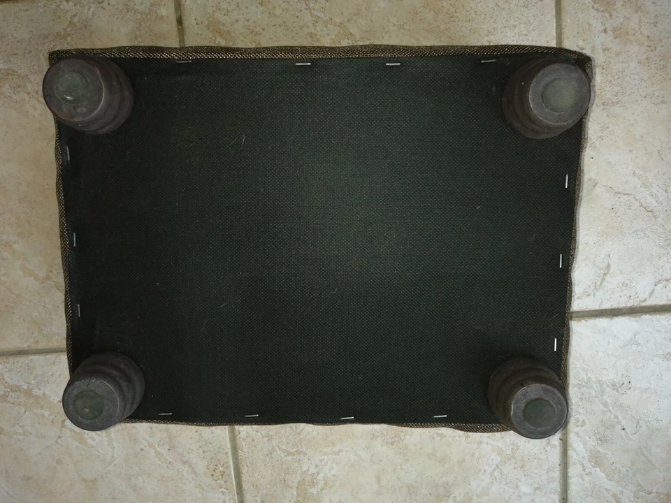 AR- Petit Tabouret banc Repose Pieds Décor angelots brodé  - Photo 4/4