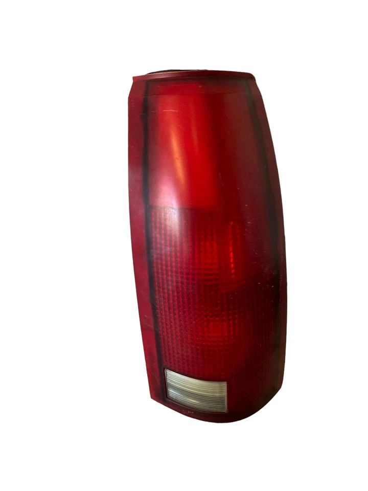 93 94 95 96 97 98 99 GMC PICKUP 1500 Tail Light Lamp Assembly Right Passenger - Image 3 of 4