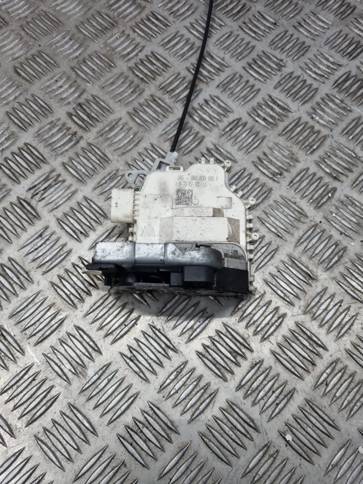 Audi A5 Mk2 Hatchback 2011-2015 Cerradura Sello (Trasero Lado Pasajero) Negro - Imagen 2 de 4