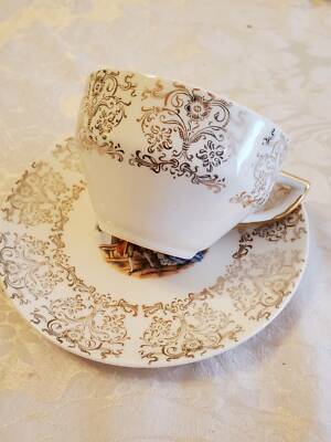 Set of 4 King Quality Fine Dinnerware 22K Gold Tea Cups