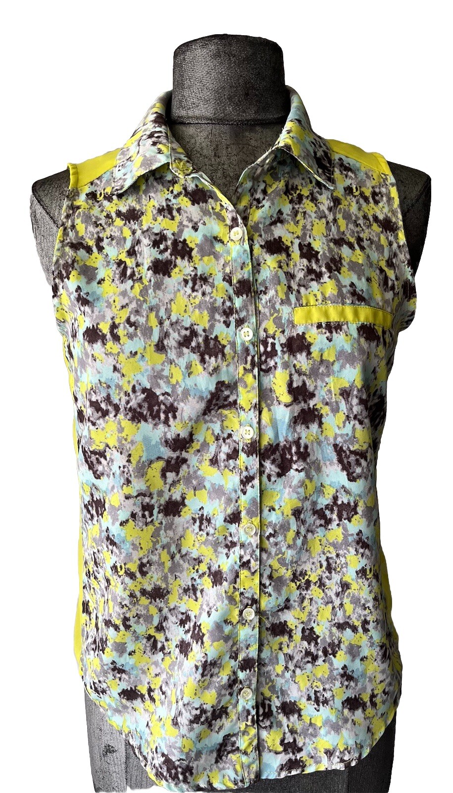 Bongo Button Down Sleeveless Top Size Medium - image 1