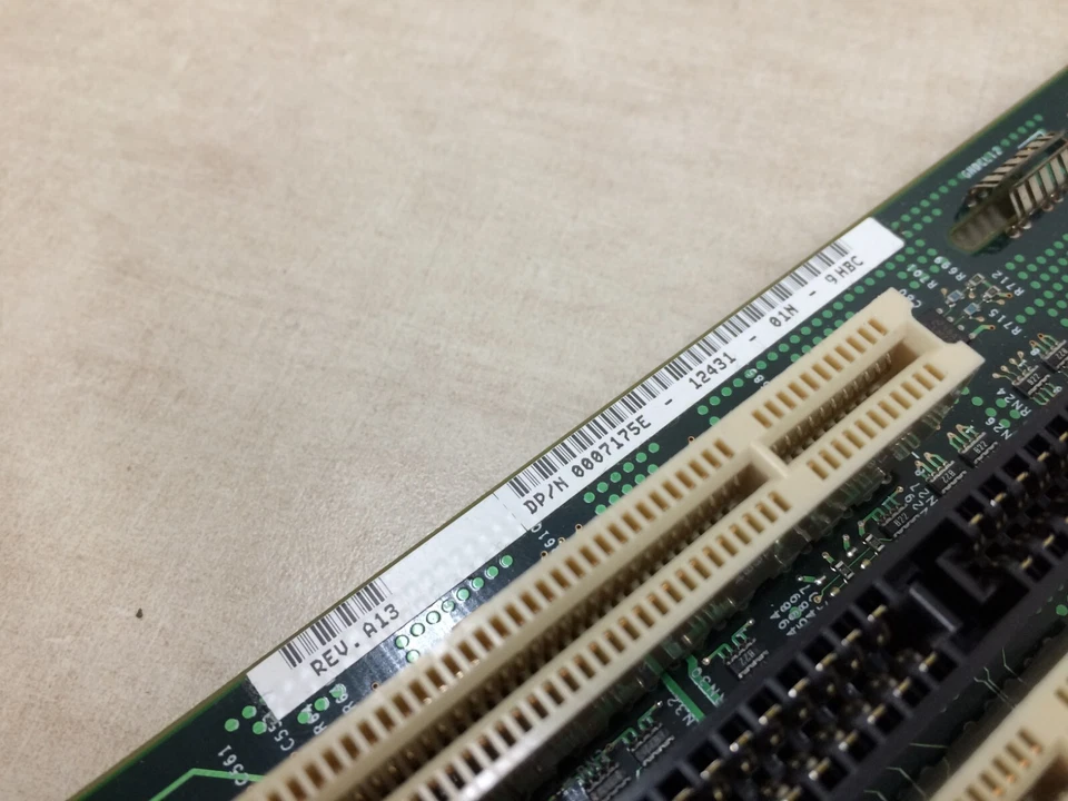 Vintage Dell Server Mother Board Dual Pentium!!! SDRAM PC100-322-622R - Image 2 of 4