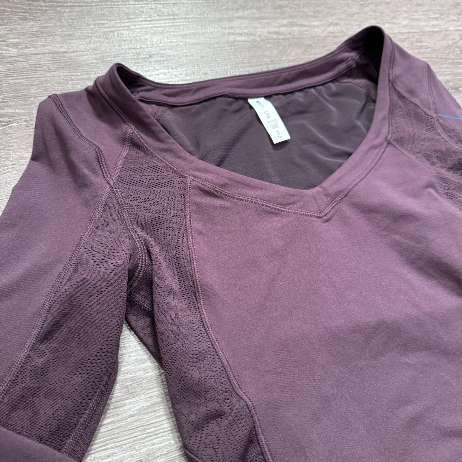 athleta long sleeve athletic crop gym casual shirt