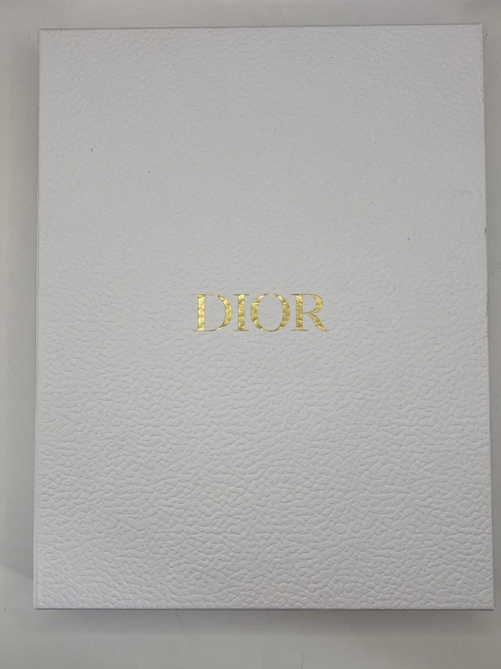 DIOR AROUND THE WORLD Notebook and Pencils for Office. Limited edition - Image 4 of 4