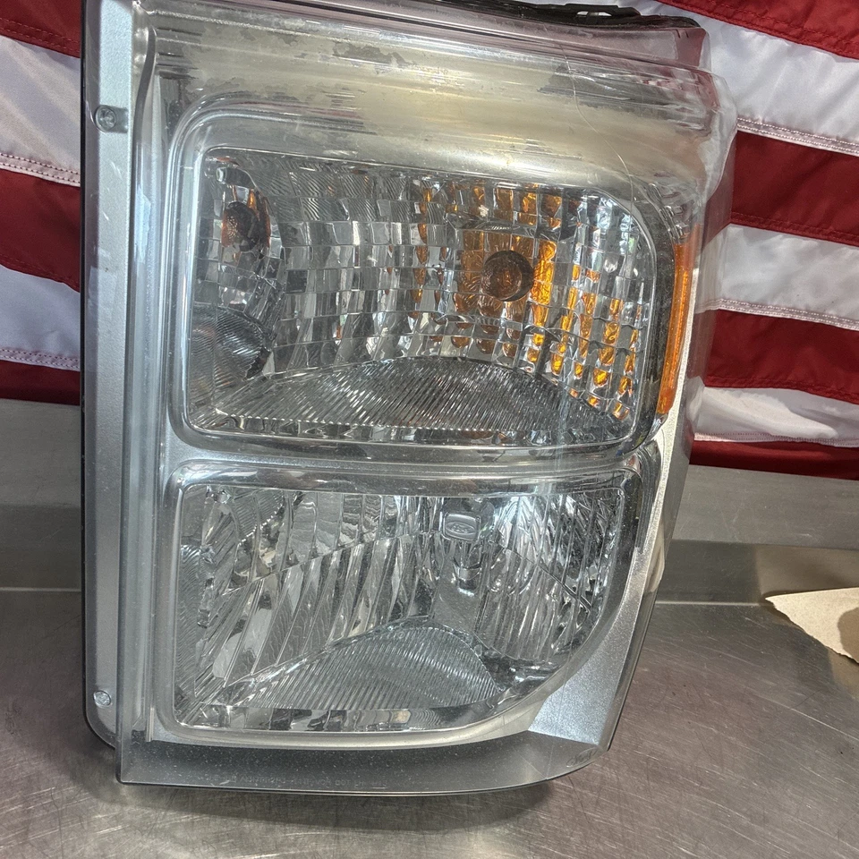 Farol esquerdo/motorista Ford F350 SUPER DUTY - Usado | P/N ASYVBC3413006A - Imagem 2 de 4