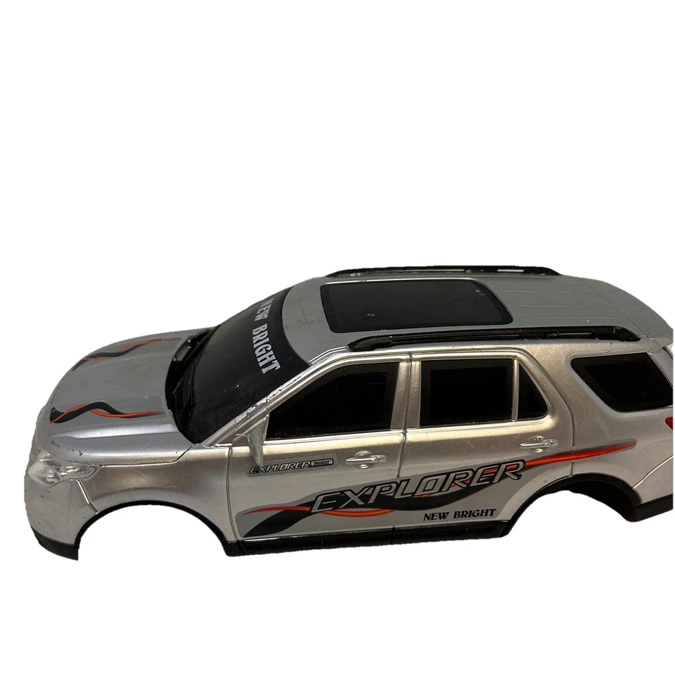 Nueva carrocería brillante Ford Explorer RC 1:16 plateada con gráficos 11" Foto 3 de 4