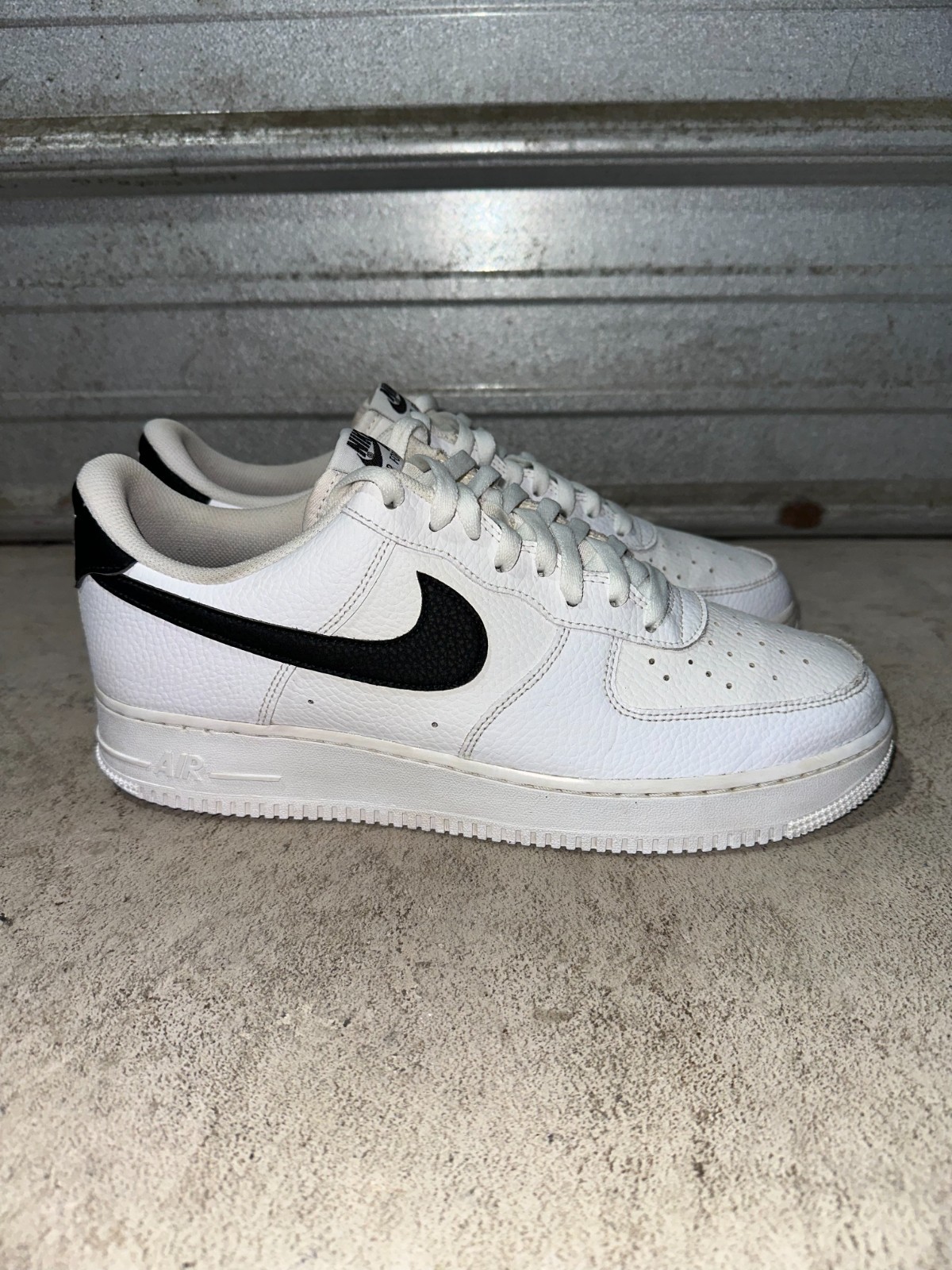 Nike Air Force 1 Sneakers Mens 11.5 Dragon White Black Leather Swoosh Comfort