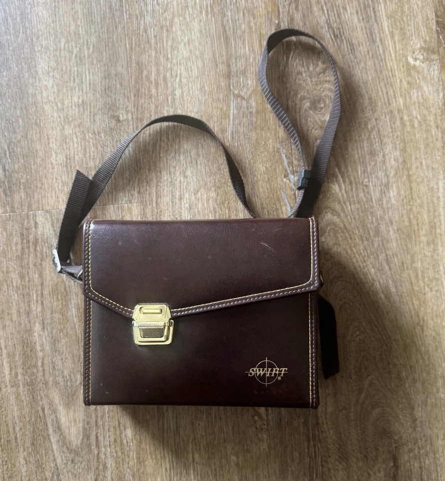 Swift Ultra Lite 8 x 42 Binoculars W/ Case (A4) - Image 2 of 4