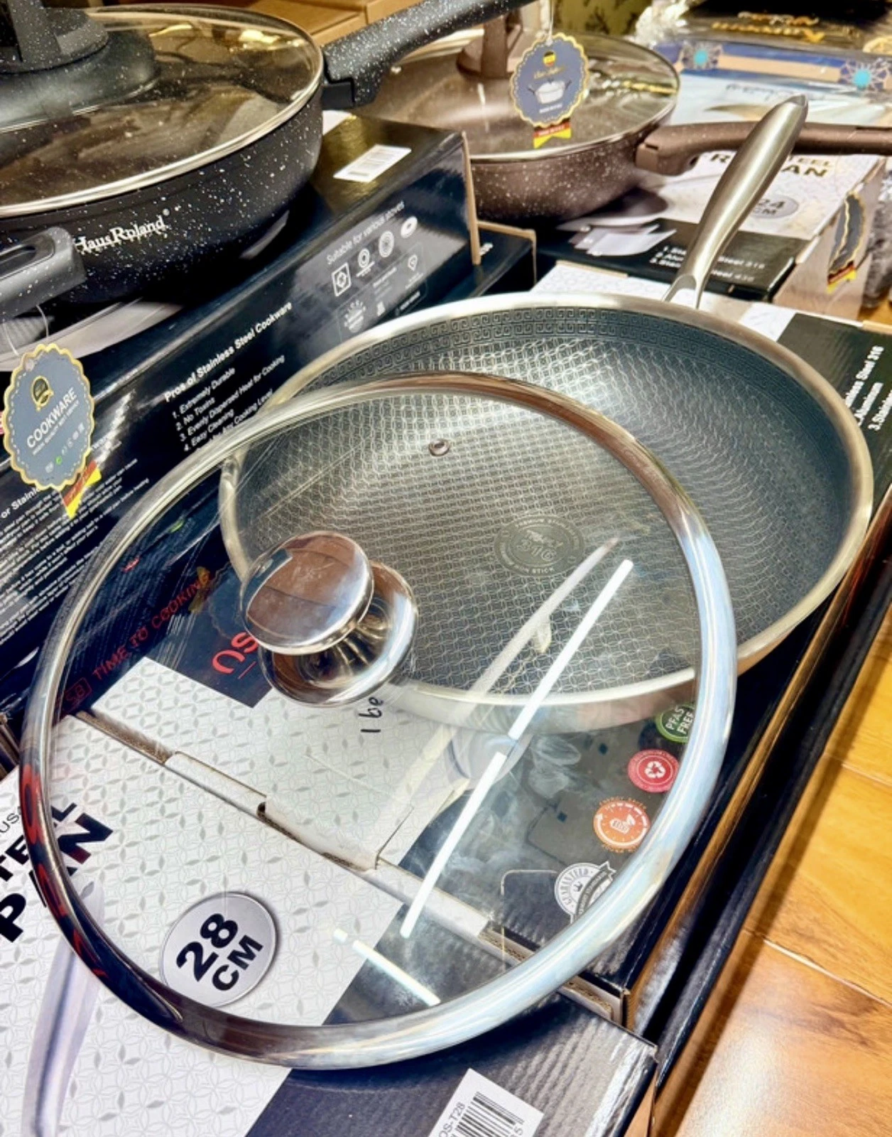 28cm tryply premium aluminium Wok/pan Non Stick Stainless Steel + Lid