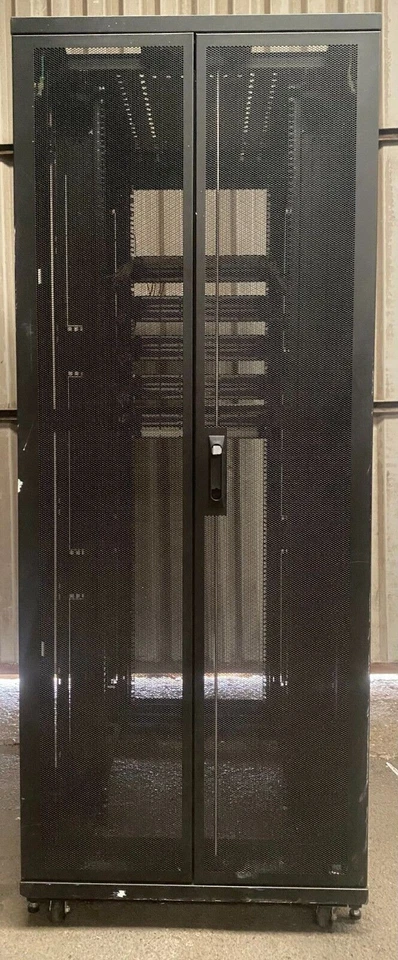 APC 42u Server Cabinet Casing - Comprehensive Networking Solution - Image 3 of 4