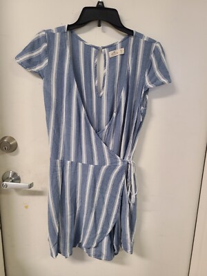 h&m blue striped wrap dress Hollister Short Blue/White - SZ. M Simple Black V Neck occasion_vacation Gently flared skirt Size:UK 08