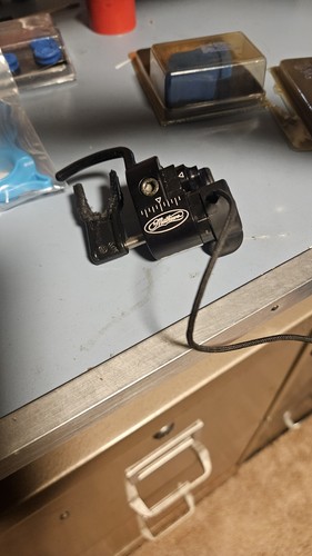 Mathews Archery Drop away Rest Righthand