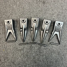 5  Pack Tiger & Twin Tiger Bucket Teeth w Roll Pins - X156TL 3 Pc, X156WTL 2 Pcs