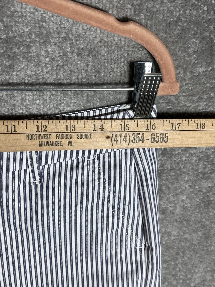 Bermuda Croft & Barrow feminina tamanho 6 branca cinza listrada bolsos elásticos - Imagem 4 de 4