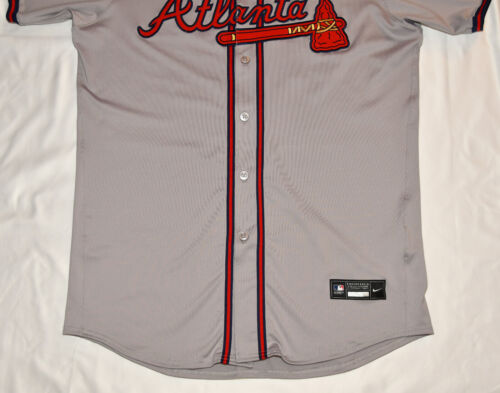 Nike AUTÉNTICAS Atlanta Braves - Camiseta Gris Visitante - 48 Jackie Robinson Day (2024) - Imagen 8 de 20