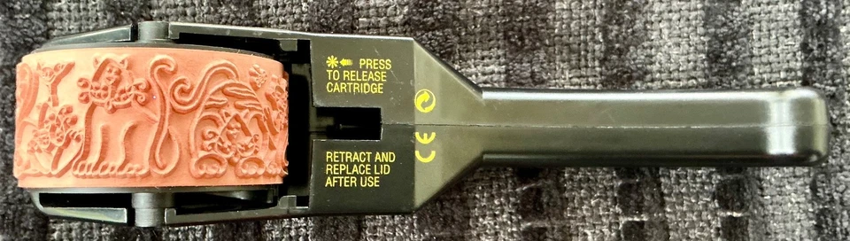 NUEVO Stampin Up FELINE FRIENDS Goma Stampin Up Rueda y Mango Foto 2 de 3