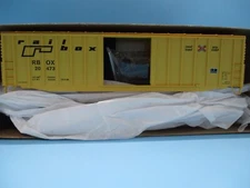ACCURAIL HO SCALE 50' EXTERIOR POST WELDED STEEL BOXCAR - RAILBOX #20473 - NEW!