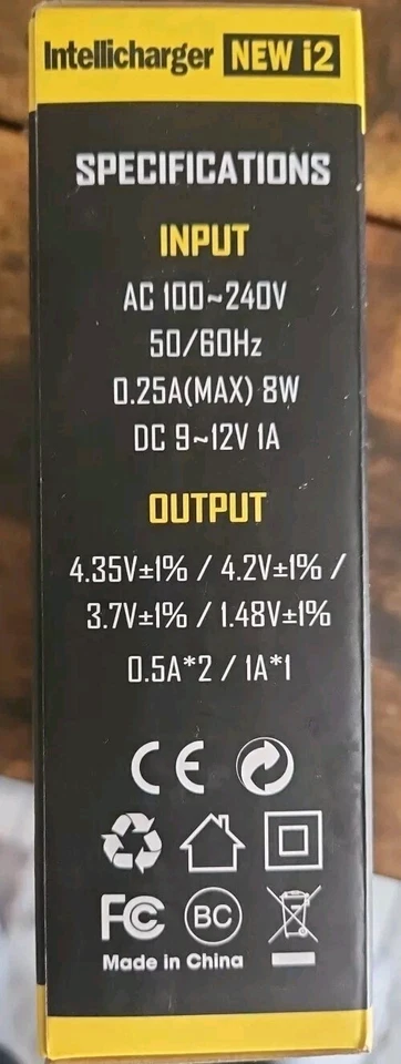 NITECORE New I4 Ladegerät - Schwarz - Bild 4 von 4