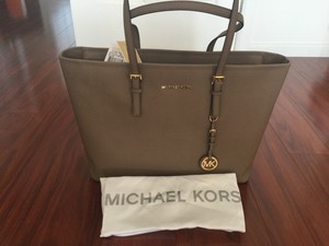 michael kors tote with laptop compartment