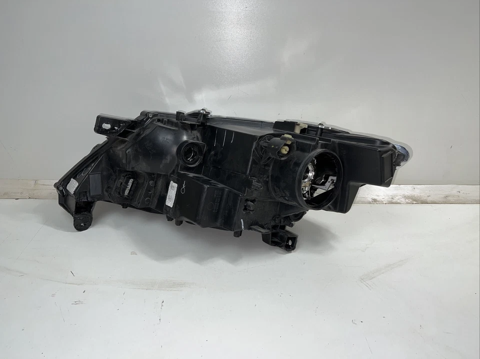 Оригинальная ксеноновая фара для правостороннего пассажира для Lincoln MKC 2015–2018 годов выпуска - Изображение 4 из 4