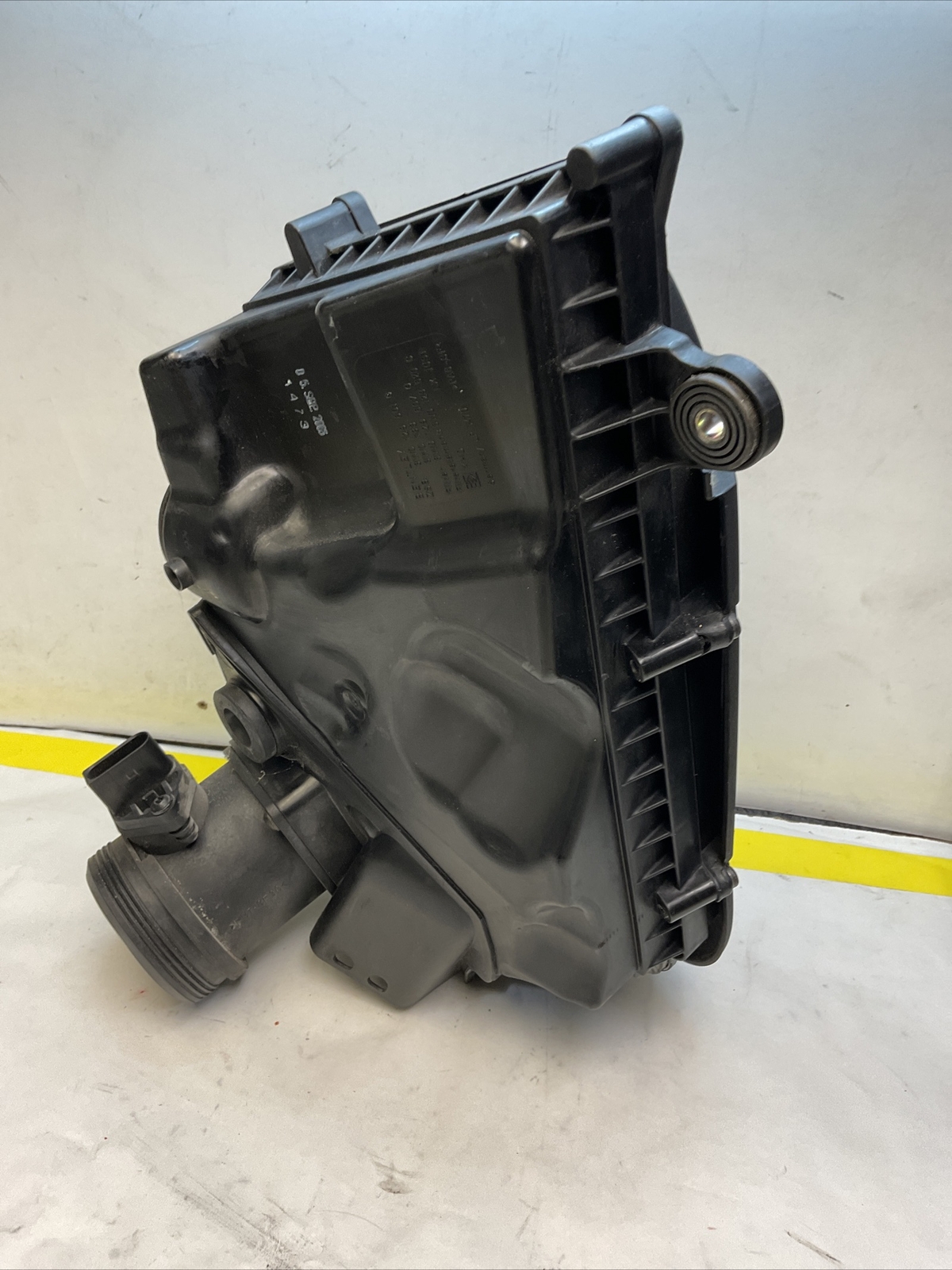 Bentley Flying Spur 06-11 Left Air Filter Housing & Cover OEM 07 08 09 10 