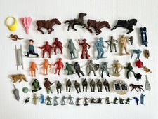 Large Lot Of Vintage Plastic Toy Figures Soldiers, Cowboys, Indians, Animals Etc