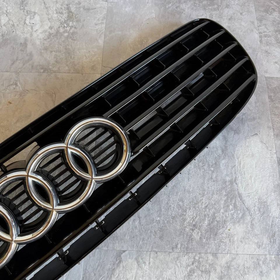 MK1 Audi TT parachoques superior parrilla central moldura original OEM 2003-2006 Foto 4 de 4