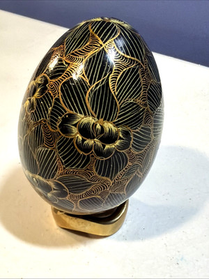 EGG - Hand painted 3 1/4'' - Modern Art Design - Lacquer Finish - VGC - Beautiful