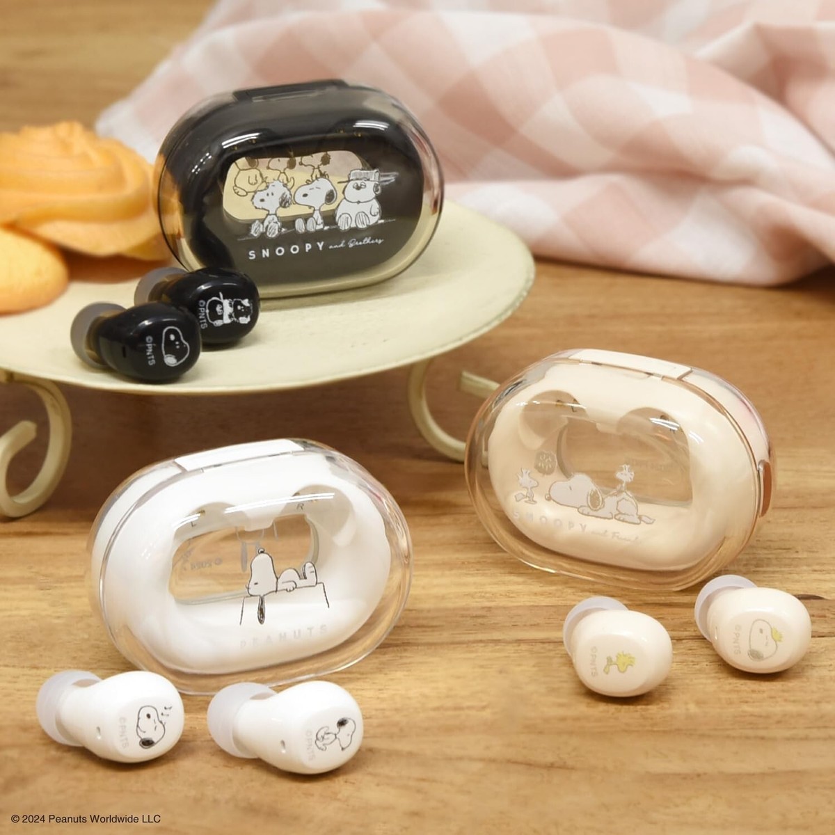 Snoopy Complete Wireless Stereo Earphones White Peanuts SNGG-78WH