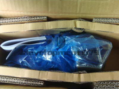 ONE New Omron R88M-1M3K020C-S2 AC Servo Motor IN BOX