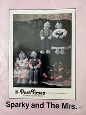 Past Times Karen's Coop Sparky & The Mrs. Cats Sewing Pattern 1980s