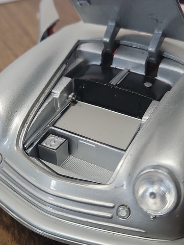Maisto 1948 Porsche No. 1 Typ 356 Roadster - Picture 7 of 12