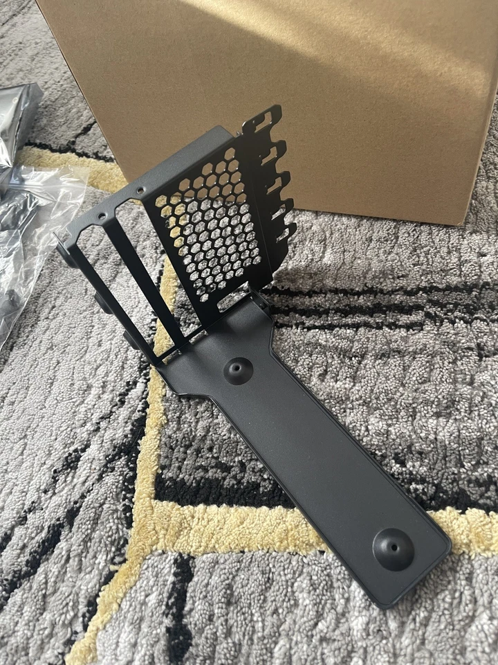 Phanteks Vertrical GPU Bracket - Image 2 of 4