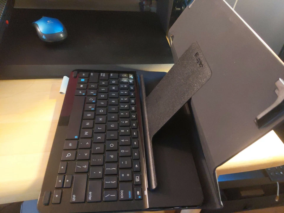 Pares de teclado Logitech Bluetooth con todas las tabletas para tabletas Samsung 10.5 Foto 2 de 3