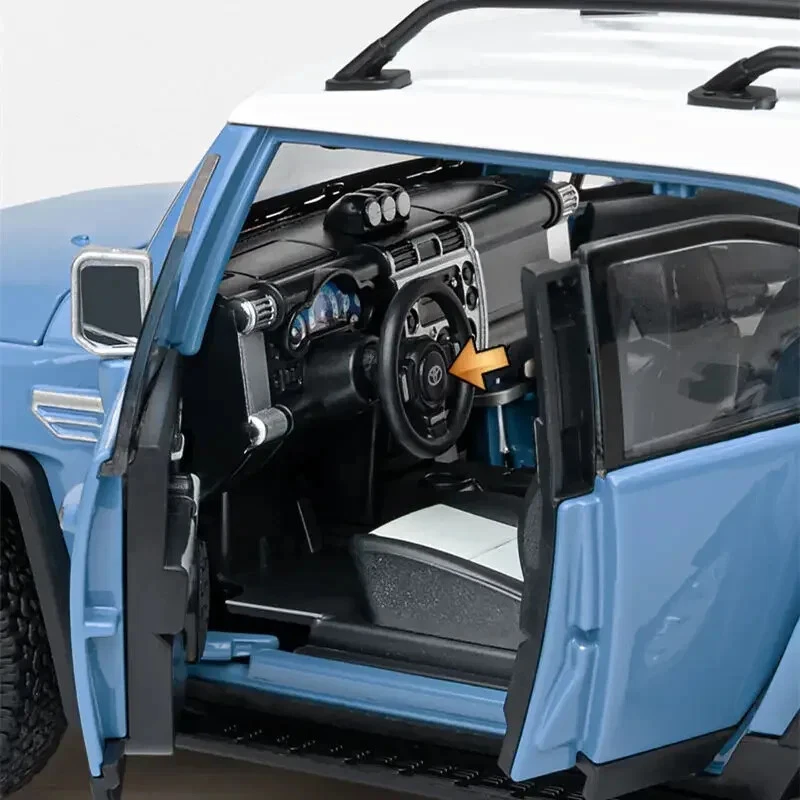 1/24 Toyota FJ Cruiser SUV Alloy Car Model Diecast Toy Vehicle Sound & Light - Image 4 of 4