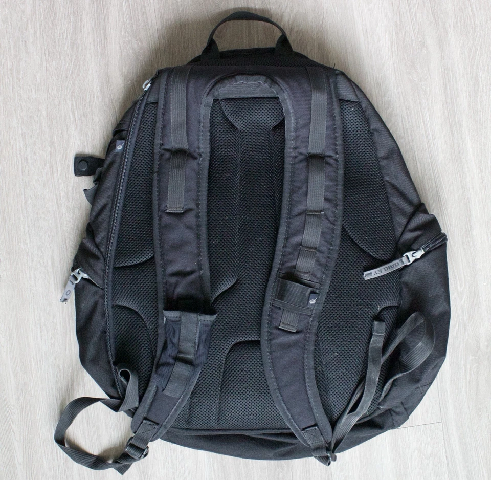 Vintage Oakley Panel Backpack Black “The Book of Eli” Tactical Bag Y2K - Image 3 of 4