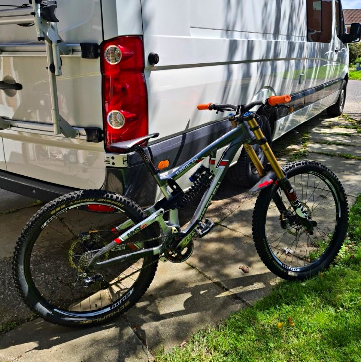 Saracen Myst Team 27.5in Full Suspension MTB, 2015,