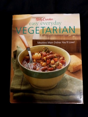 #ad Betty Crocker Easy Everyday Vegetarian Cookbook Simple Healthy Recipes PB $8.99