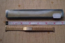 NOS LADIES GOLD TONE STAINLESS STEEL EXPANDABLE WATCH BRACELET 12-16MM