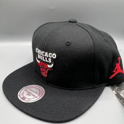 Air Jordan x Chicago Bulls Hat Men Black Mitchell & Ness Snap Back Cap New