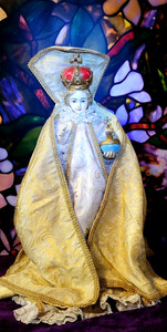 Vintage Jesus Infant of Prague Chalkware Religious Catholic Statue 17 1/2 Tall