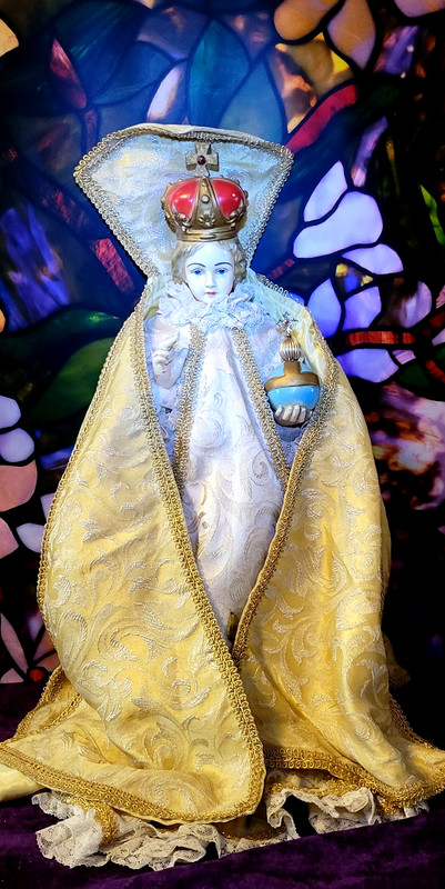 Vintage Jesus Infant of Prague Chalkware Religious Catholic Statue 17 1/2 Tall