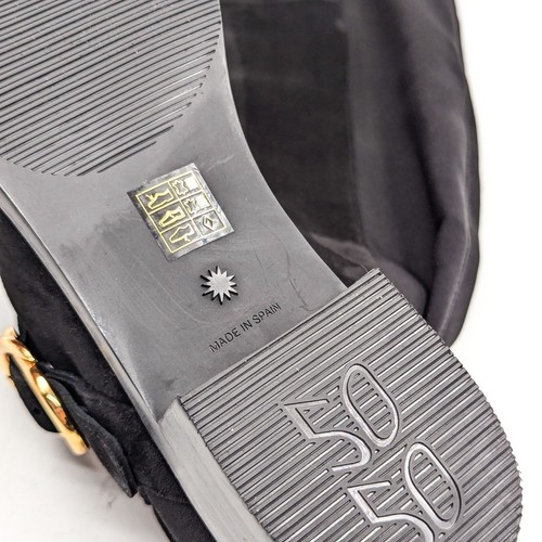 Botas Stuart Weitzman para mujer Stella 5050 negras de gamuza con hebilla sobre la rodilla talla 9 - Imagen 10 de 11