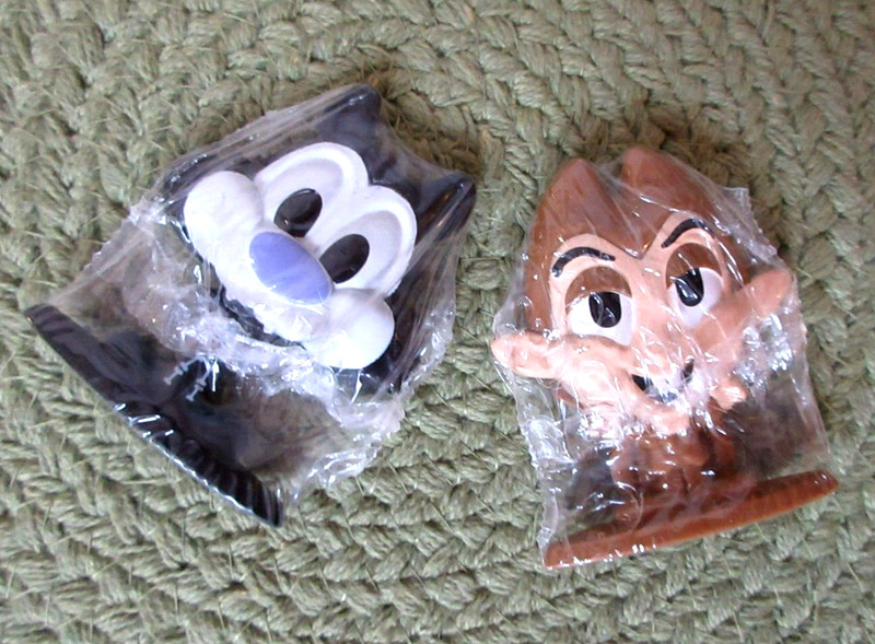 2 General Mills Cereal Box Toys Count Choc-u-la and Cat-u-la Sealed vampire