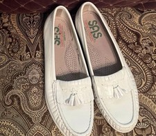 Sas Tripad Comfort Womens Loafer Shoes Beige Moc Toe Tasseled Slip Ons 6.5